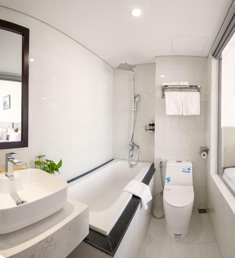 Golden Line Hotel Danang Экстерьер фото